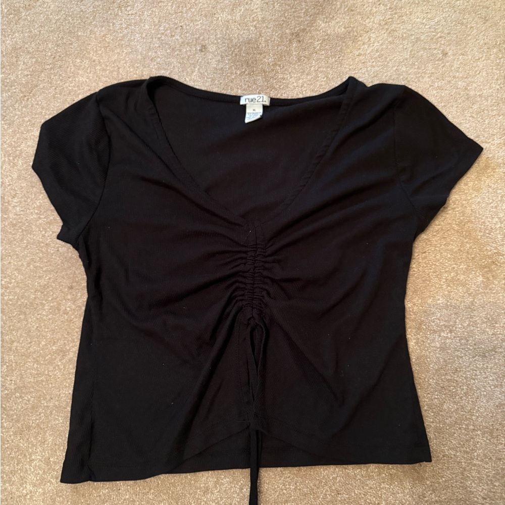 Rue21 Black Ruched Short Sleeve Top